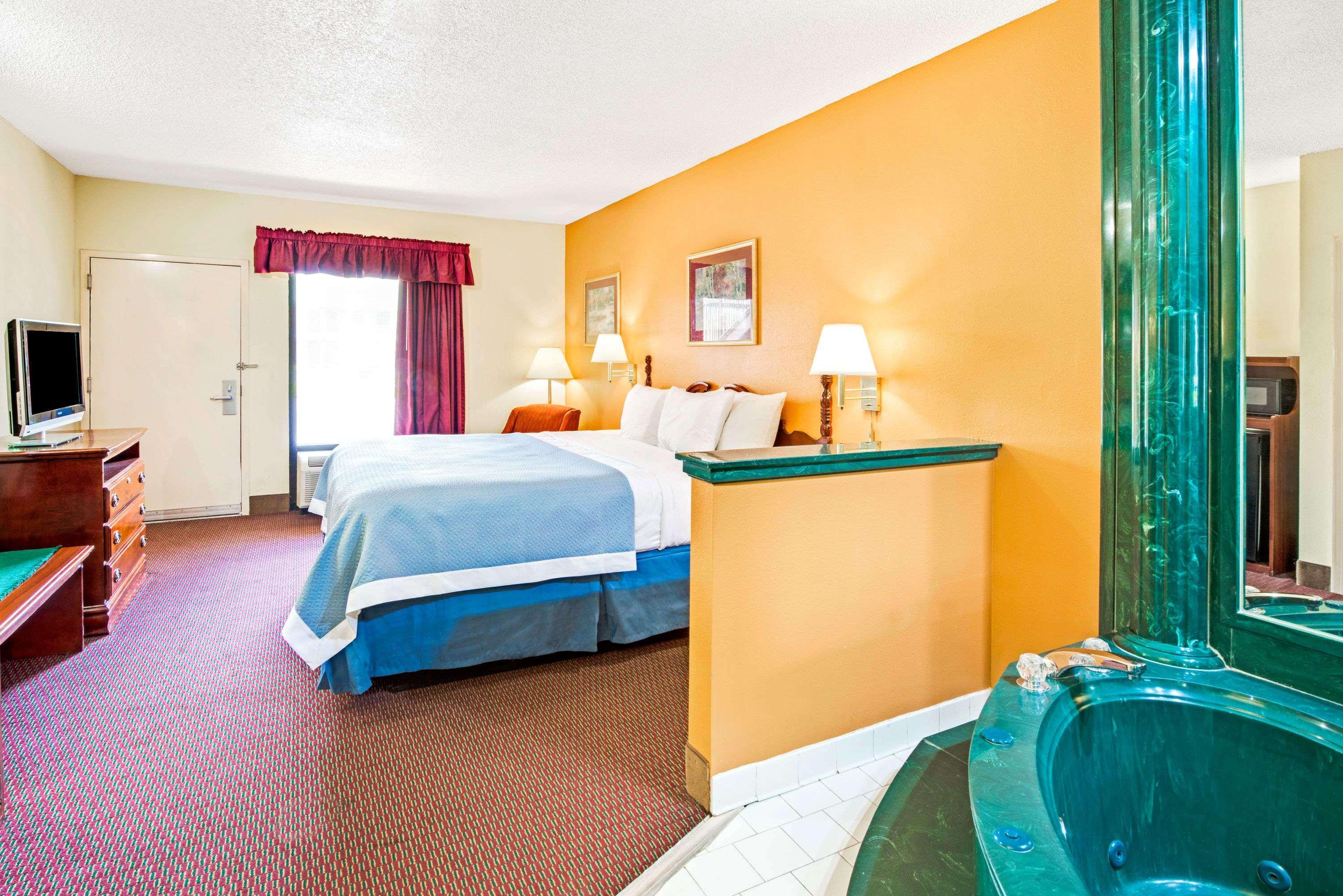 Days Inn By Wyndham Covington Exterior foto